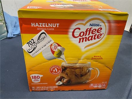 Coffee mate 180 Count Bulk Liquid Coffee Creamer, Hazelnut 0.38 oz, 180/Carton