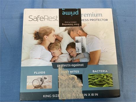 SafeRest Waterproof Queen Size Mattress Protector - Viscose Derived from Bamboo