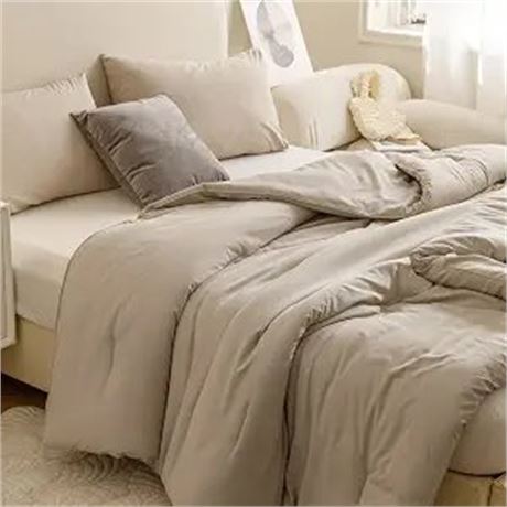 King comfortor being/khaki color