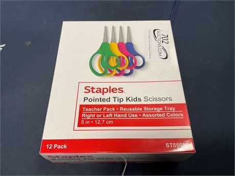 Staples Pointed Tip Kids Scissors 5inRight or Left Sanded 12.7cm
