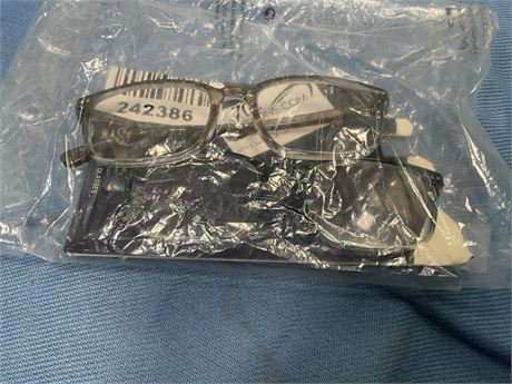 3Pair of Dockers Reading Glasses