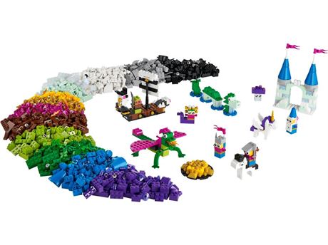 LEGO Classic Creative Fantasy Universe Set 11033  Building Adventure for