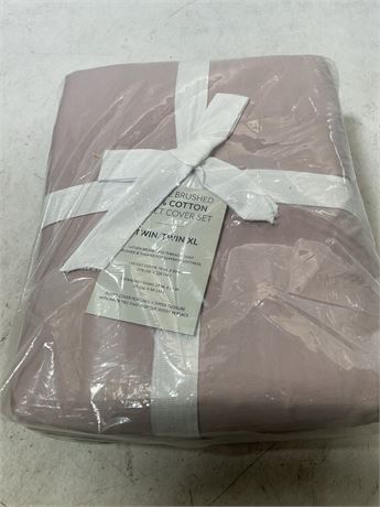 2 piece twin/twinXL duvet cover set in light pink