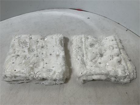 HAUSSY pillow covers for the holidays