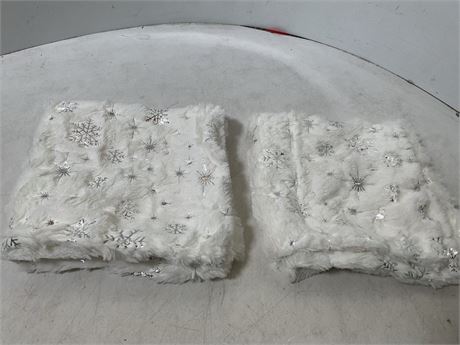 HAUSSY pillow covers for the holidays