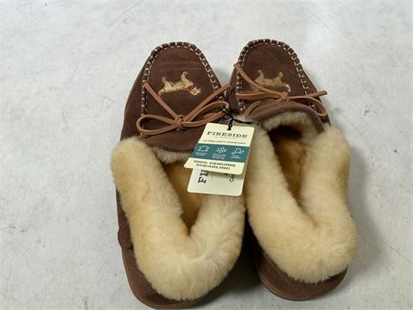 Fireside by Dearfoams Women's Gladstone Genuine Shearling Moccasin with