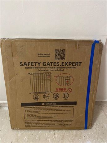 safety gate/ Baby gate