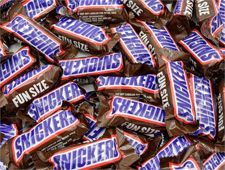 SNICKERS FUN SIZE Chocolate Candy Bars 2 lb – Bulk Bag, Peanut & Caramel