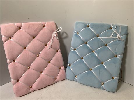 pink and blue pictures and memo boards perfect for baby showers