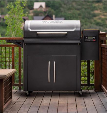 Traeger Silverton XL Pellet Grill