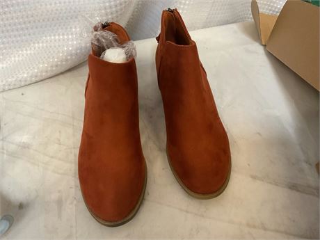7.5 size women’s clay color