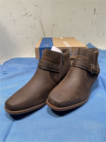 Clarks Collection Danyelle Wish  Suede Ankle Boot 9.5