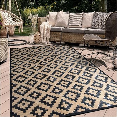 AOLEBA Reversible Outdoor Plastic Straw Rug Mat, 5'x8' Black and Beige Plaid